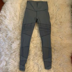 Grey Lululemon Wunder Under Tights